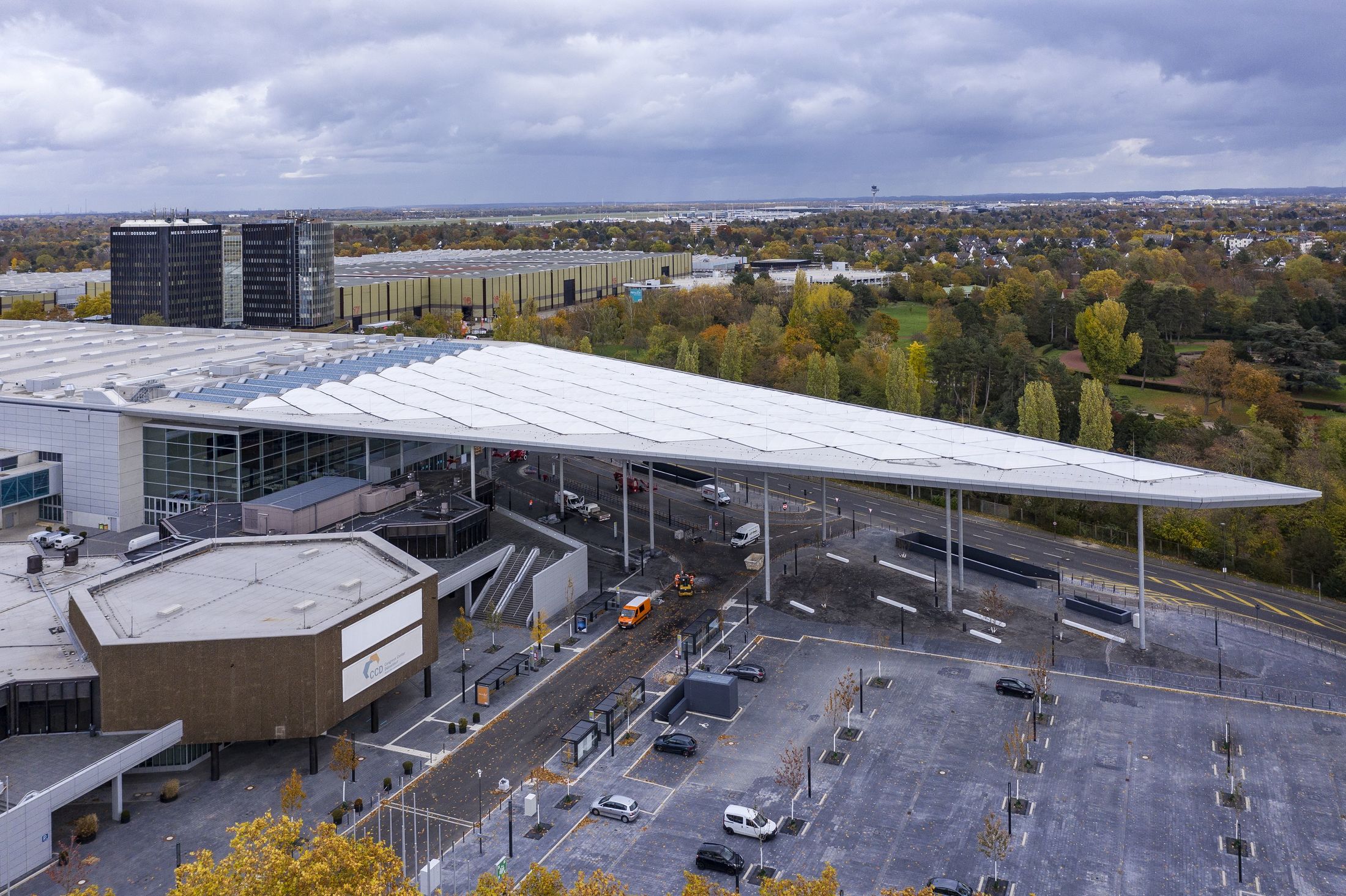 Neue Messe Süd, Messe Vordach