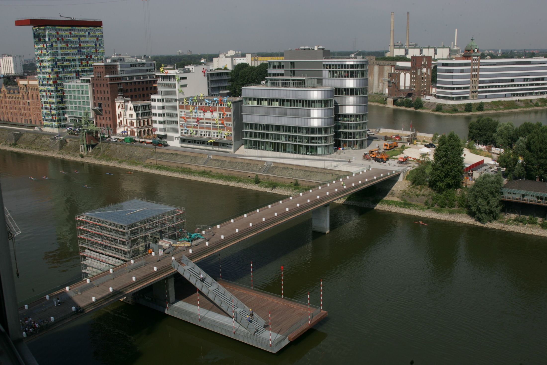 Livingbridge Düsseldorf Medienhafen