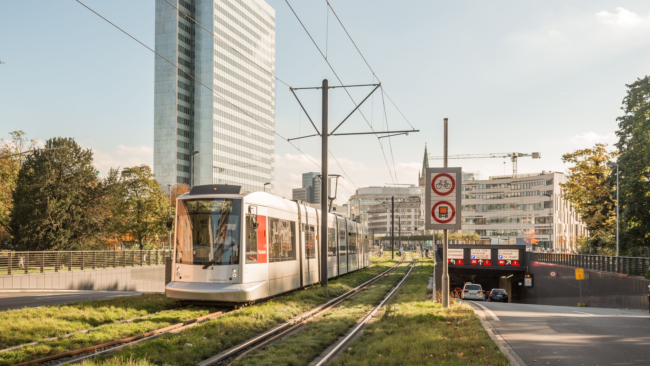 Kö-Bogen Düsseldorf Verkehrsinfrastruktur Straßenbahn Tunnel 